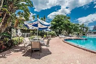 Clarion Hotel And Conference Center Near Busch Gardens Tampa 2*,